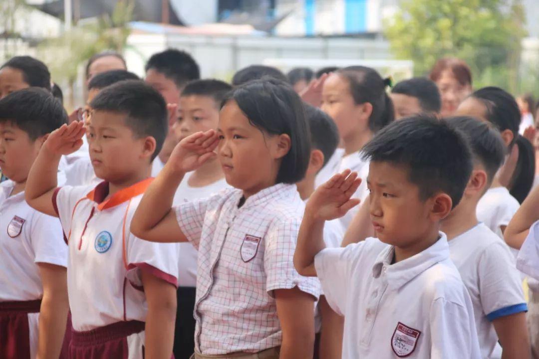 磨炼意志，蜕酿生长——太阳集团81068网址都会森林学校小学部2019—2020学年军事会操演习